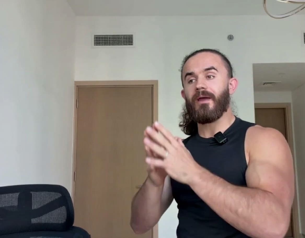 Andry Strong discussing progressive overload in planche training